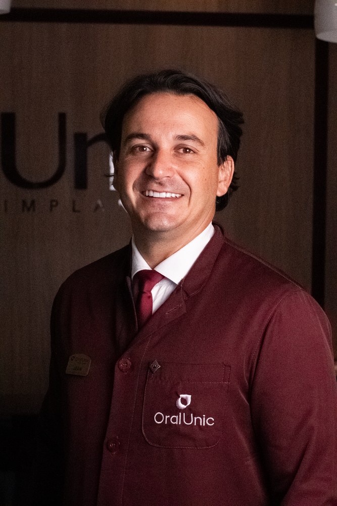 Dr. Jean — Especialista em Implantes OralUnic